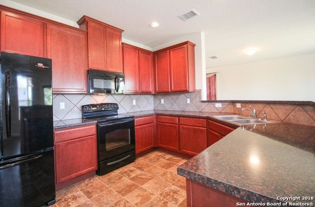 8518 W FINLANDIA GAP, San Antonio, TX 78251