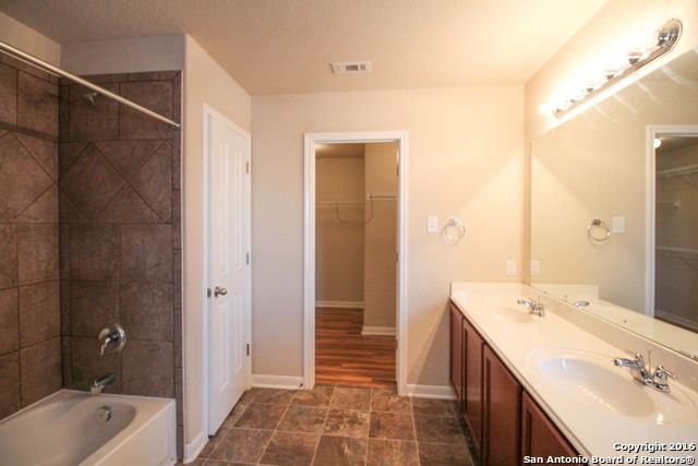 8518 W FINLANDIA GAP, San Antonio, TX 78251