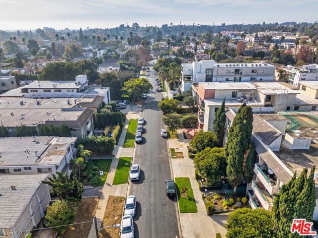 11946 Dorothy Street, Los Angeles, CA 90049