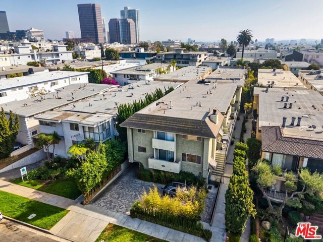 11946 Dorothy Street, Los Angeles, CA 90049
