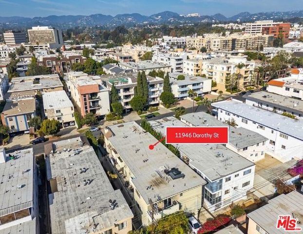 11946 Dorothy Street, Los Angeles, CA 90049