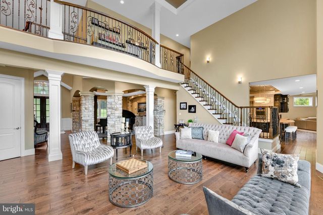 32 STONEHILL DR, Mohnton, PA 19540