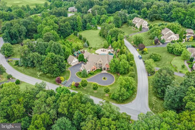 32 STONEHILL DR, Mohnton, PA 19540