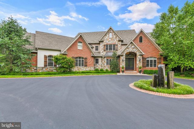 32 STONEHILL DR, Mohnton, PA 19540