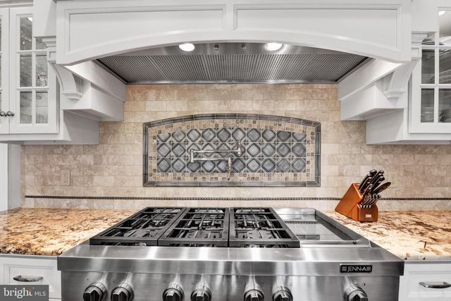 32 STONEHILL DR, Mohnton, PA 19540