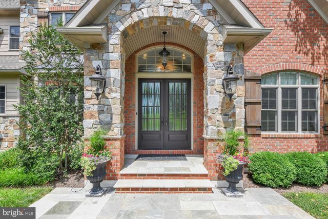 32 STONEHILL DR, Mohnton, PA 19540