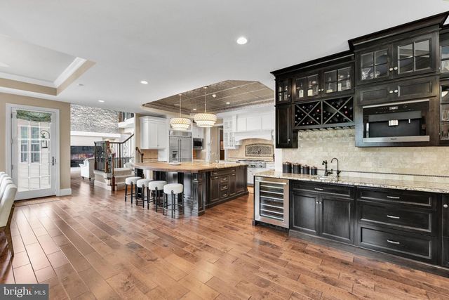 32 STONEHILL DR, Mohnton, PA 19540