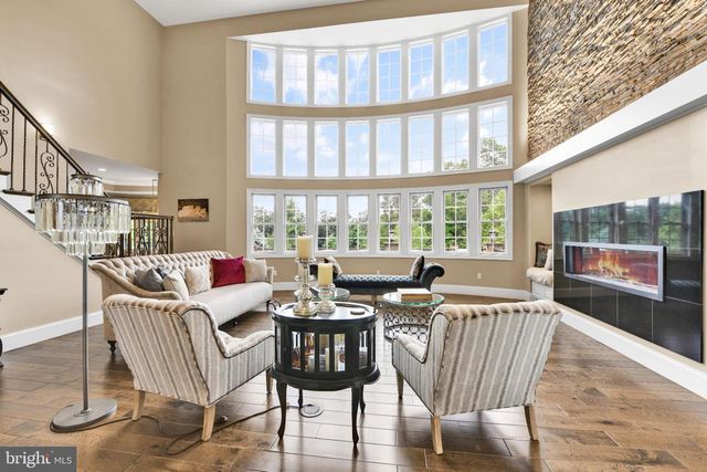 32 STONEHILL DR, Mohnton, PA 19540