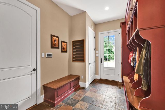 32 STONEHILL DR, Mohnton, PA 19540