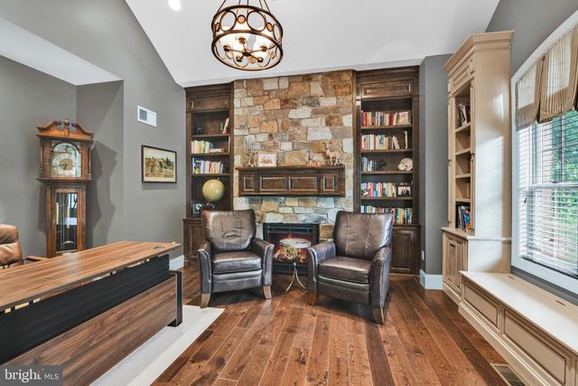 32 STONEHILL DR, Mohnton, PA 19540