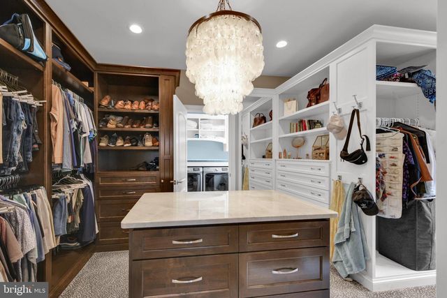 32 STONEHILL DR, Mohnton, PA 19540