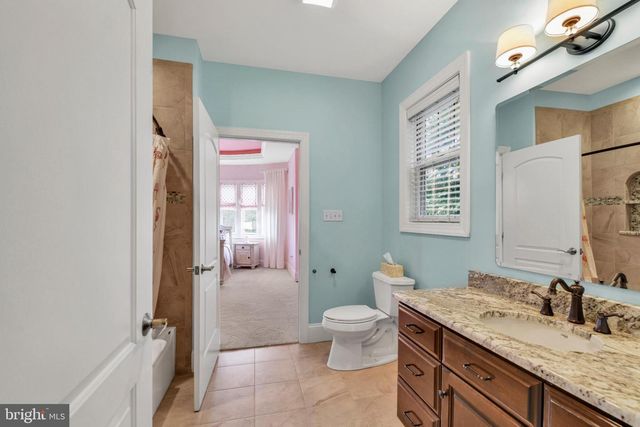 32 STONEHILL DR, Mohnton, PA 19540