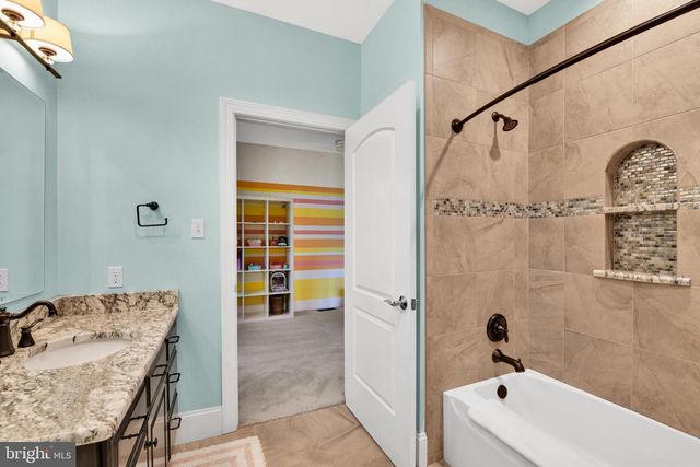 32 STONEHILL DR, Mohnton, PA 19540