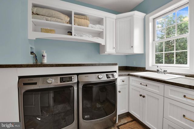 32 STONEHILL DR, Mohnton, PA 19540