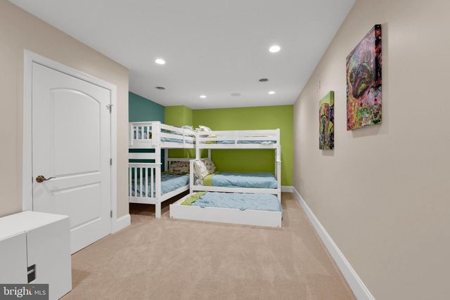 32 STONEHILL DR, Mohnton, PA 19540