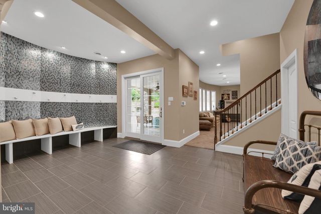 32 STONEHILL DR, Mohnton, PA 19540