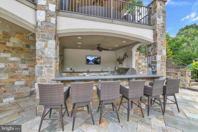 32 STONEHILL DR, Mohnton, PA 19540