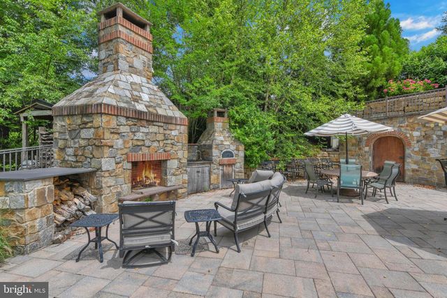 32 STONEHILL DR, Mohnton, PA 19540