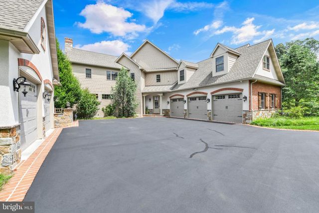 32 STONEHILL DR, Mohnton, PA 19540