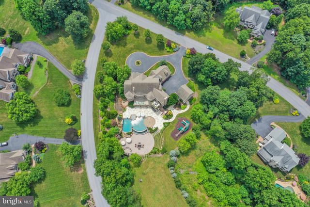 32 STONEHILL DR, Mohnton, PA 19540