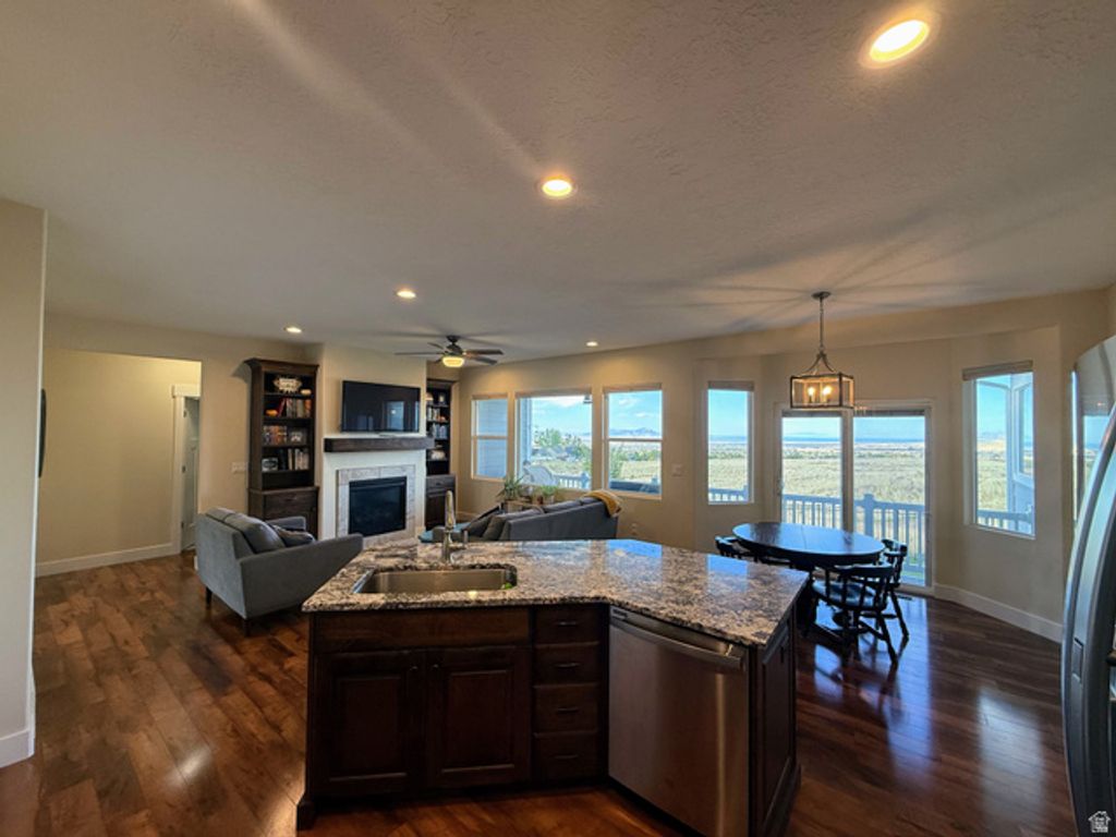 891 E 240 S, Tooele, UT 84074 — photo 5