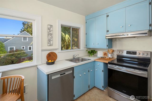 1222 NE 100th Street, Seattle, WA 98125