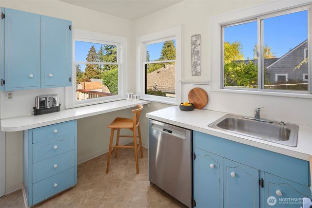 1222 NE 100th Street, Seattle, WA 98125