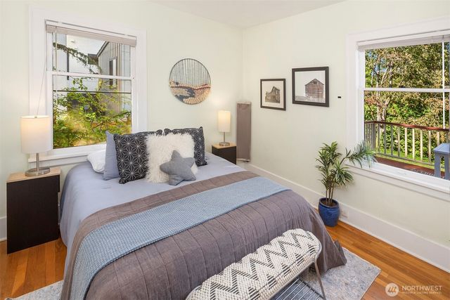 1222 NE 100th Street, Seattle, WA 98125