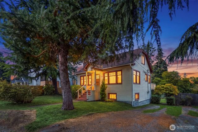 1222 NE 100th Street, Seattle, WA 98125