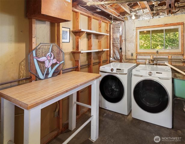 1222 NE 100th Street, Seattle, WA 98125