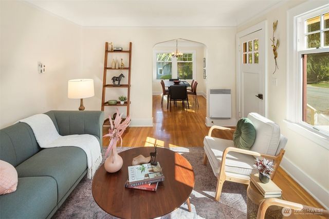 1222 NE 100th Street, Seattle, WA 98125