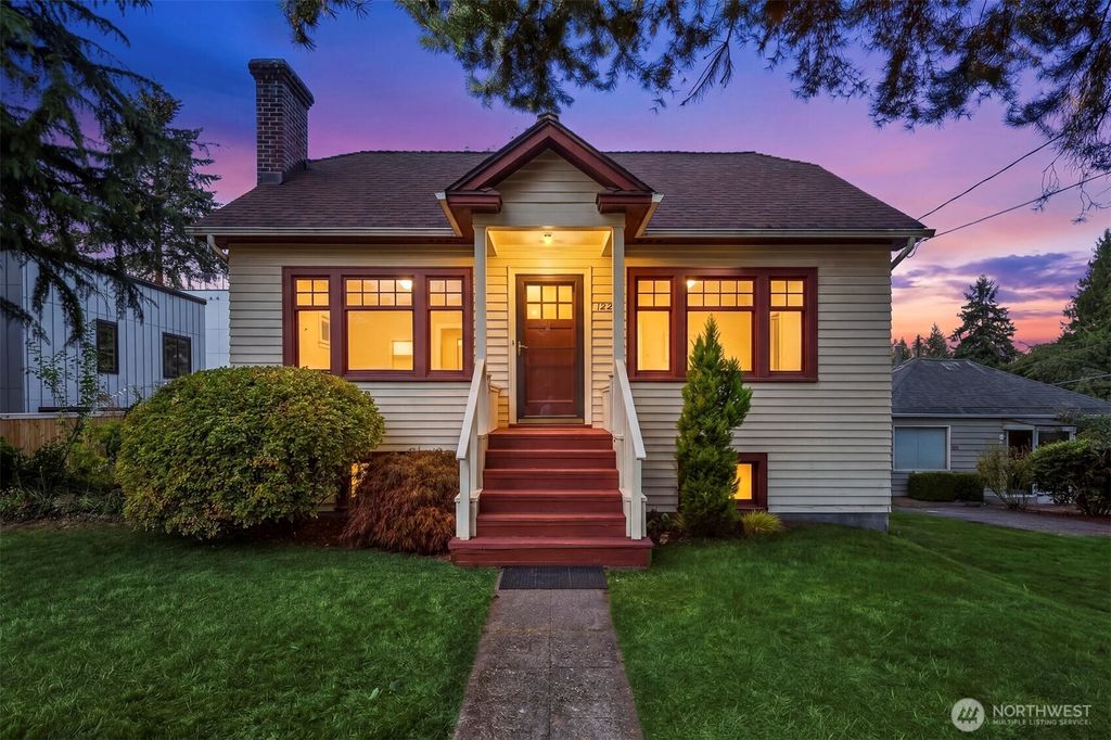 1222 NE 100th Street, Seattle, WA 98125