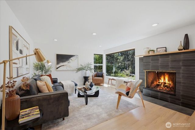10705 41st Place NE, Seattle, WA 98125