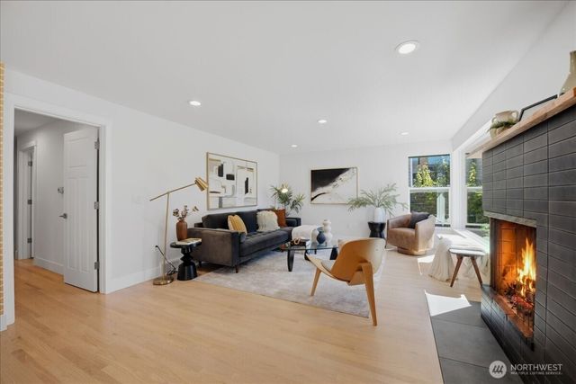 10705 41st Place NE, Seattle, WA 98125