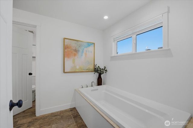10705 41st Place NE, Seattle, WA 98125