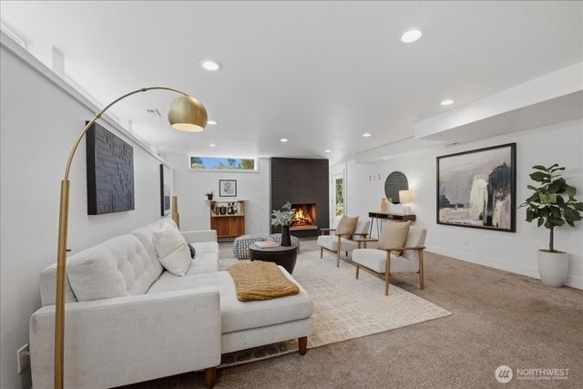 10705 41st Place NE, Seattle, WA 98125