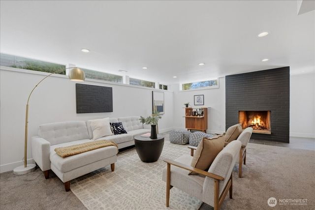 10705 41st Place NE, Seattle, WA 98125