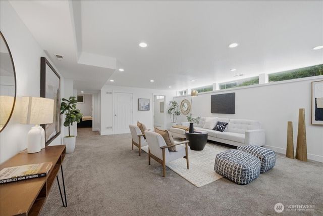 10705 41st Place NE, Seattle, WA 98125