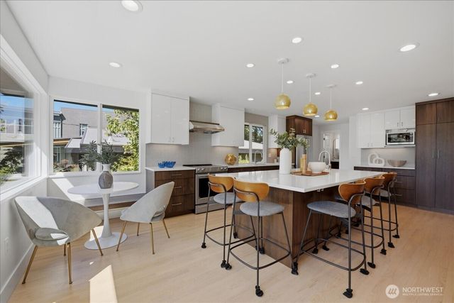 10705 41st Place NE, Seattle, WA 98125