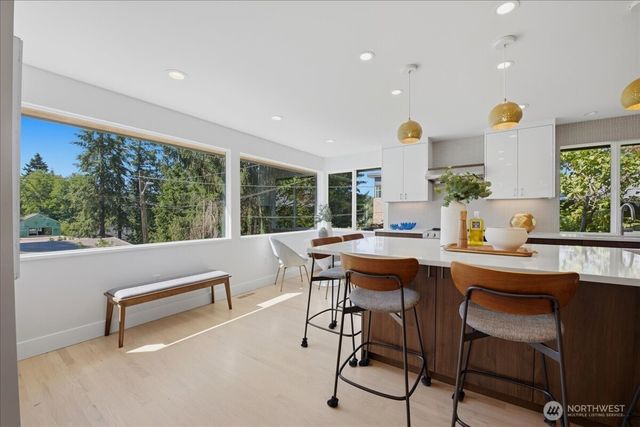 10705 41st Place NE, Seattle, WA 98125