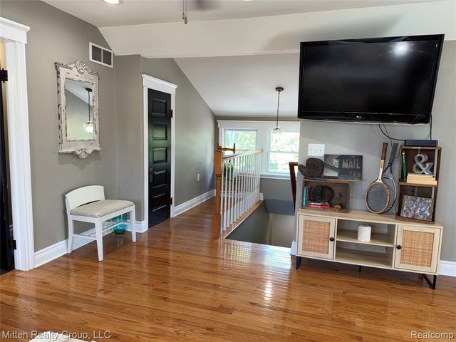 68436 Oak Street, Richmond, MI 48062