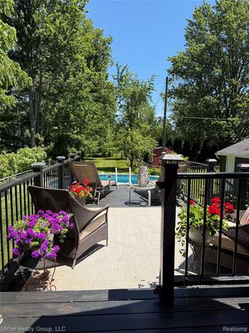 68436 Oak Street, Richmond, MI 48062