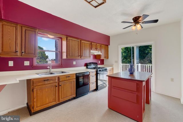 121 S MAIN ST, Red Lion, PA 17356