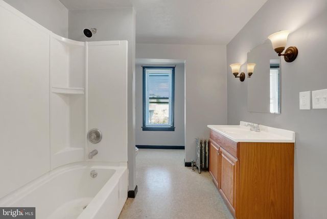 121 S MAIN ST, Red Lion, PA 17356