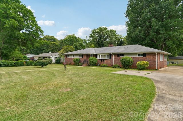2819 Gardner Park Drive, Gastonia, NC 28054