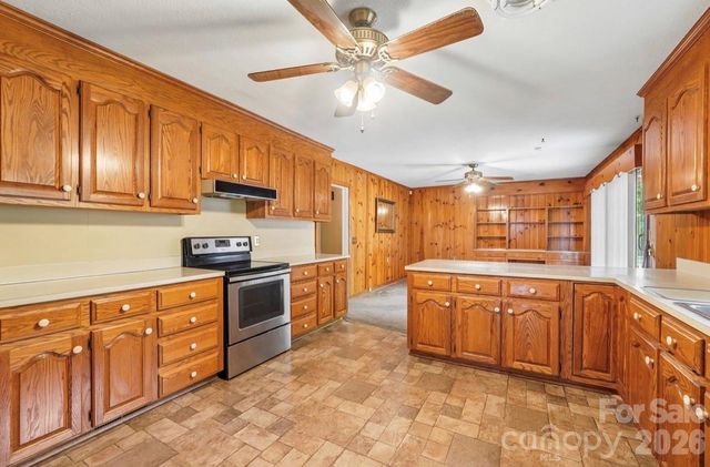 2819 Gardner Park Drive, Gastonia, NC 28054