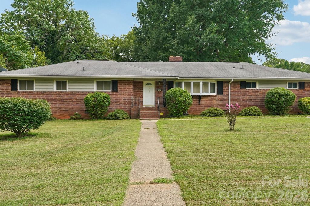 2819 Gardner Park Drive, Gastonia, NC 28054