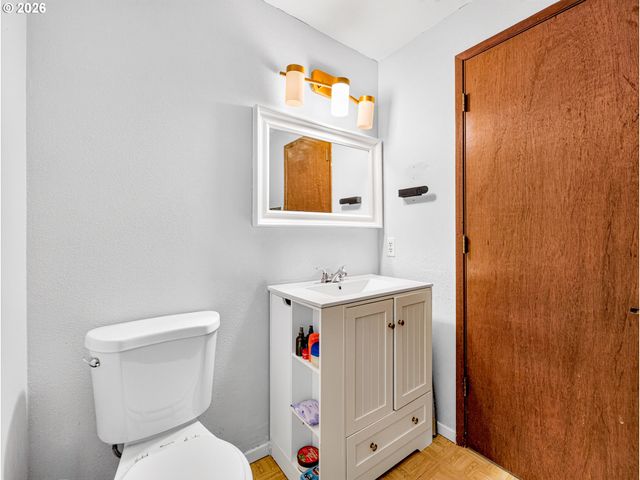 13954 Se CENTER St, Portland, OR 97236