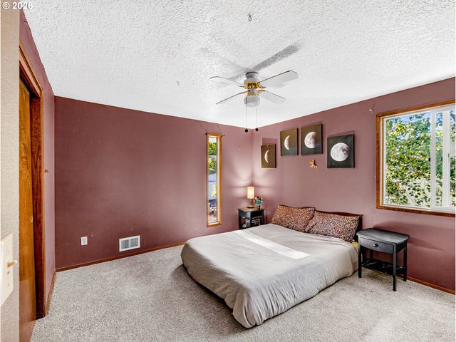 13954 Se CENTER St, Portland, OR 97236