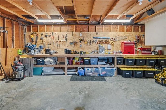 1720 Harkney Hill Road, Coventry, RI 02816